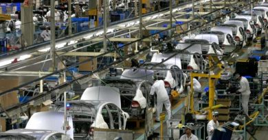 Produção de veículos cresce 40% e setor volta a contratar Produção de veículos cresce 40% e setor volta a contratar