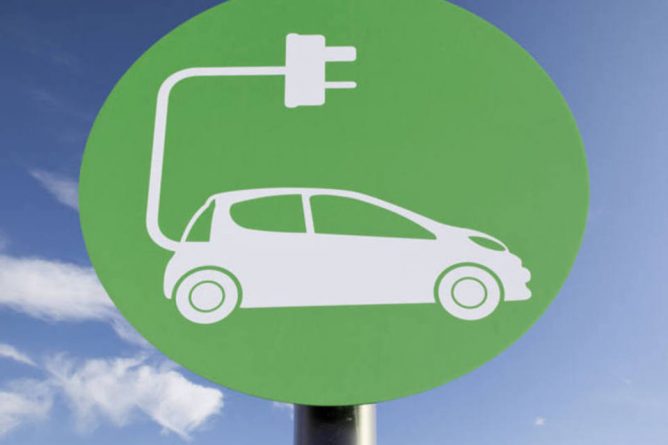 As locadoras são uma das principais alternativas para o veículo eletrificado.  A Unidas oferece 400 carros elétricos com o Programa Unidas Electrics